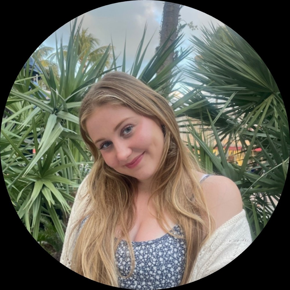 Meet your Posher, Claudia